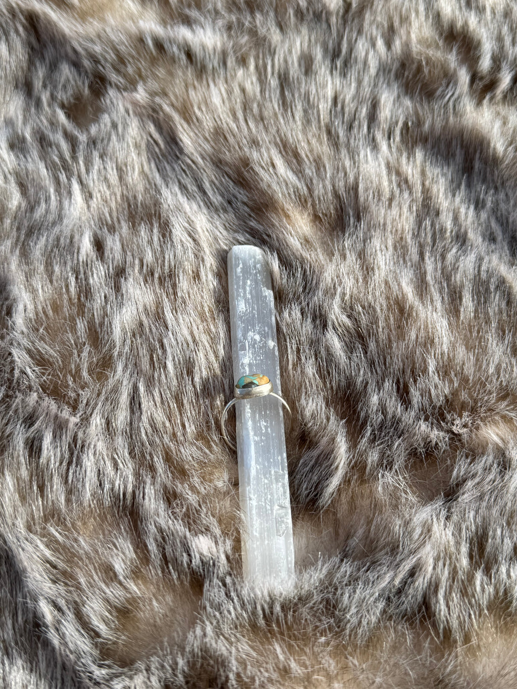 Crow Springs Ribbon Ring