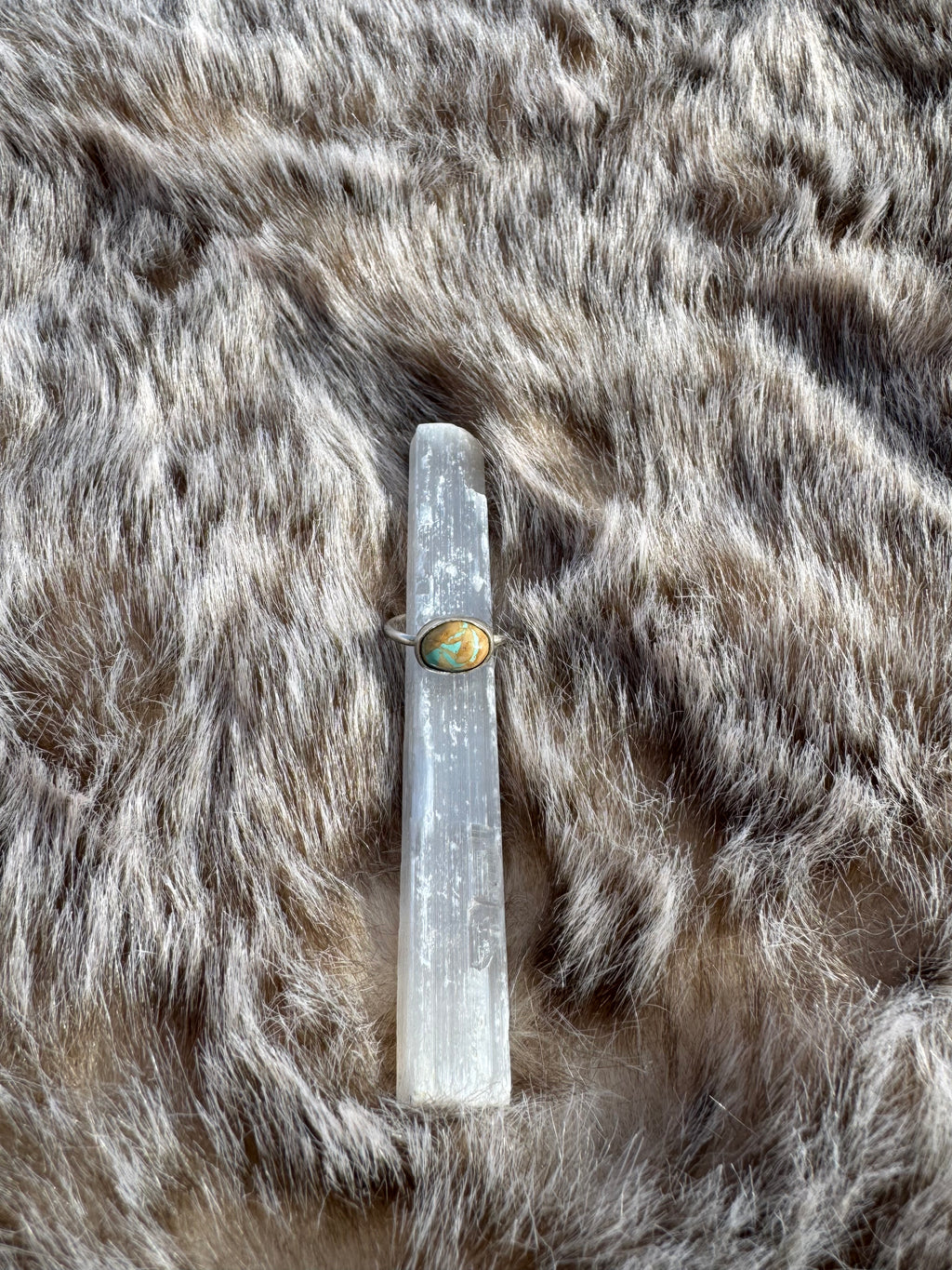 Crow Springs Ribbon Ring