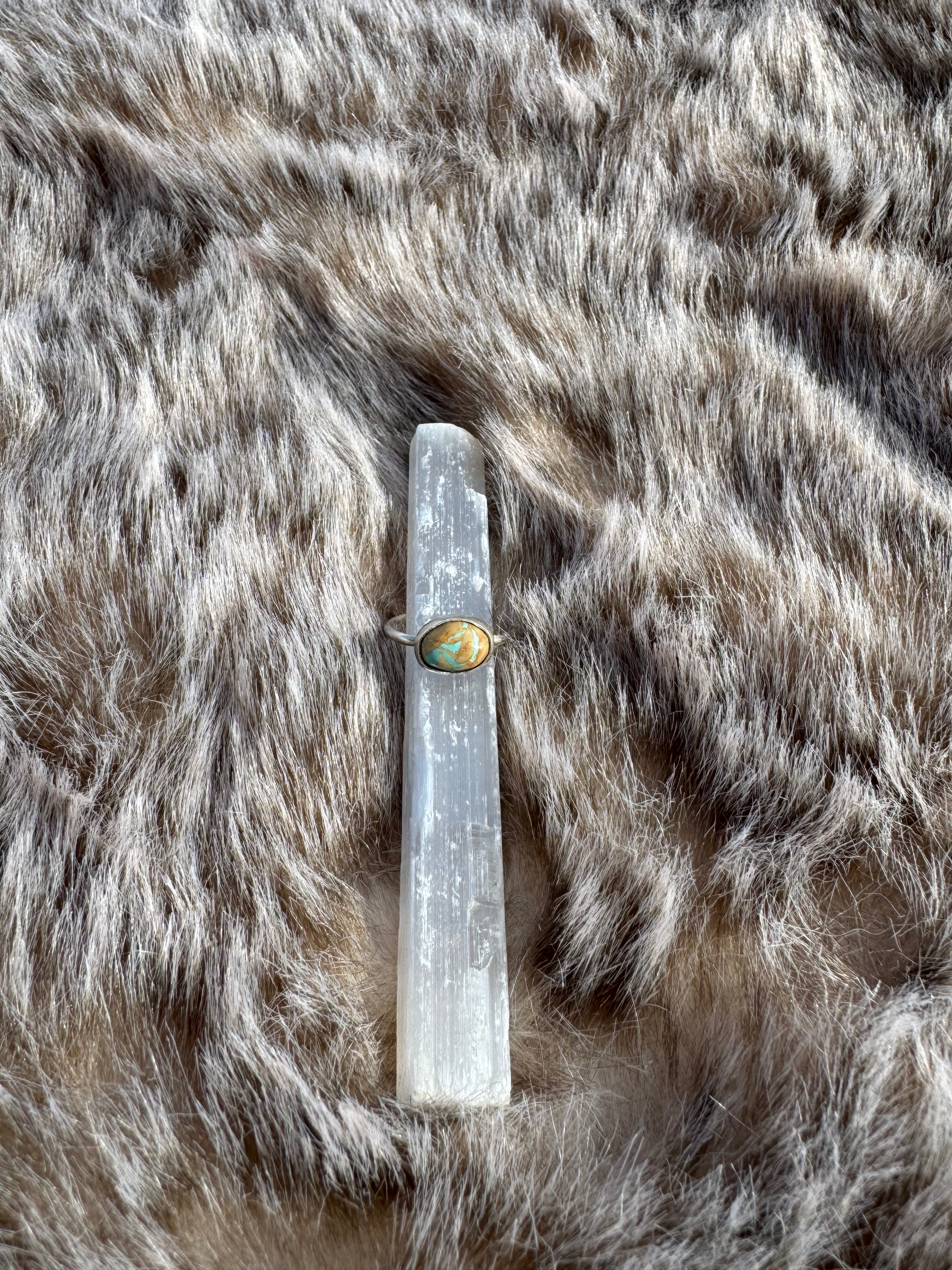 Crow Springs Ribbon Ring